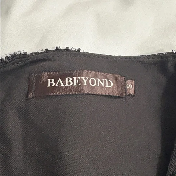 Elegant Black and Gold Mini Dress - Picture 8 of 9